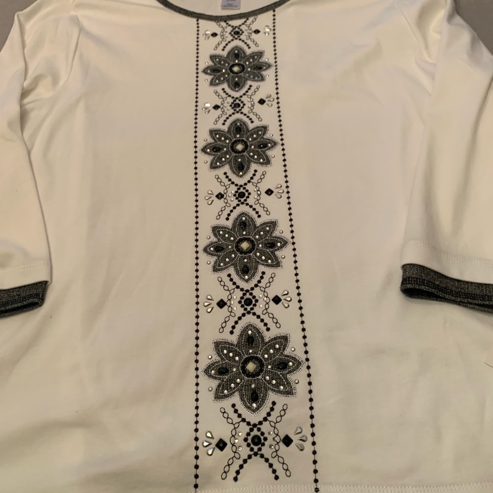 Alfred Dunner White Knit Top with stunning Black Floral Embellishments